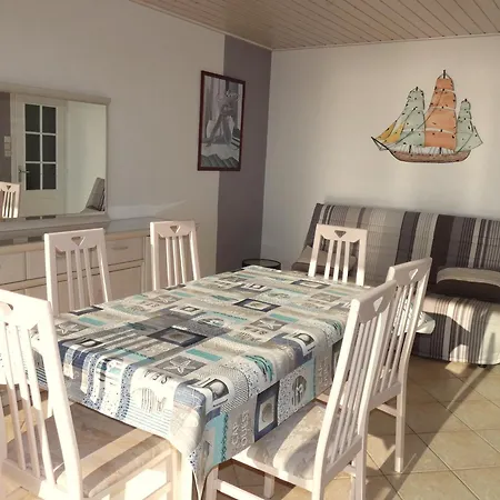 Moderne 2 Chambres, Spacieux Avec Balcon Vue - Fr-1-323-301 *